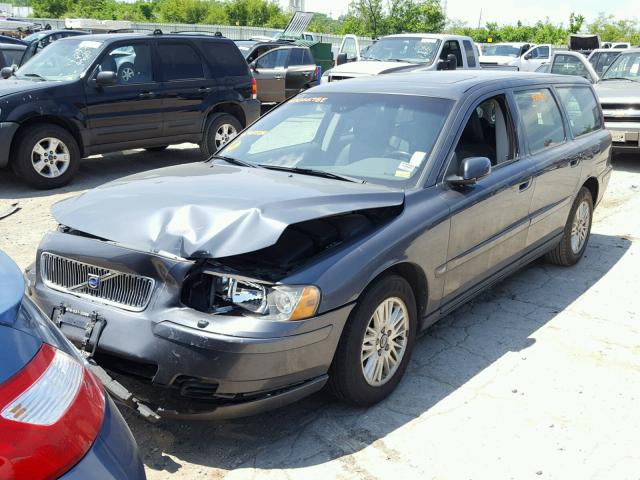 YV1SW612652464524 - 2005 VOLVO V70 GRAY photo 2