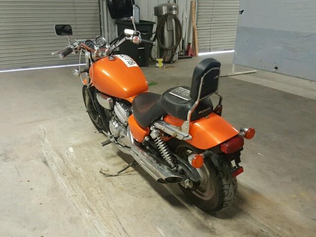 JH2RC43051M700244 - 2001 HONDA VF750 C ORANGE photo 3