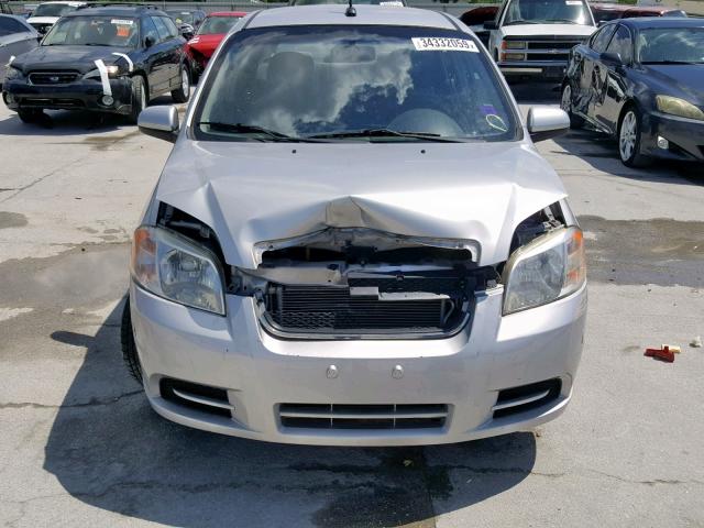 KL1TD56E29B606149 - 2009 CHEVROLET AVEO LS SILVER photo 9