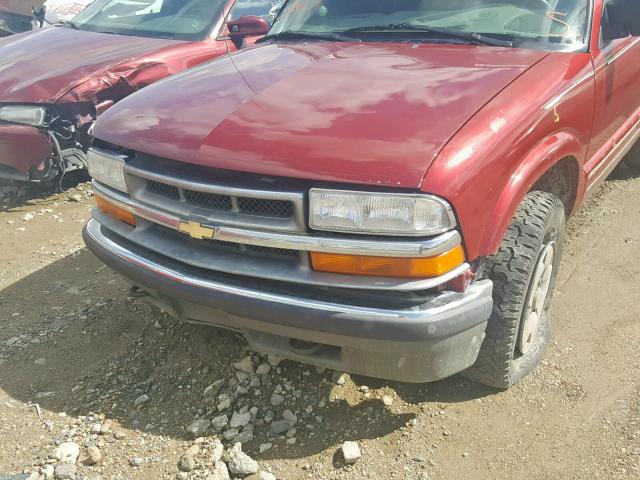 1GNDT13W9Y2391641 - 2000 CHEVROLET BLAZER MAROON photo 10