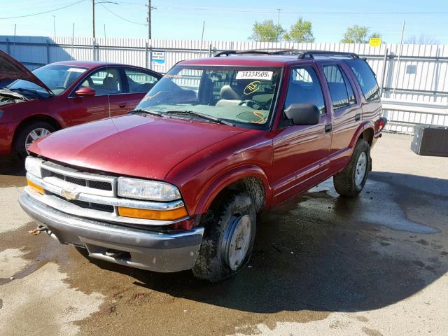 1GNDT13W9Y2391641 - 2000 CHEVROLET BLAZER MAROON photo 2