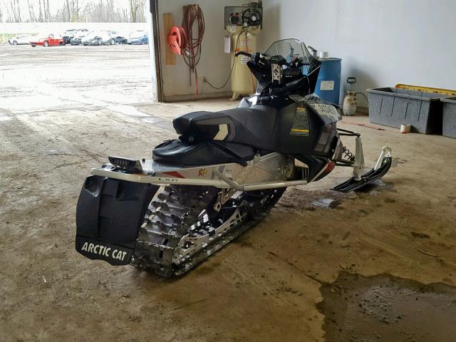 4UF17SNW7HT110300 - 2017 ARCT SNOWMOBILE BLACK photo 4