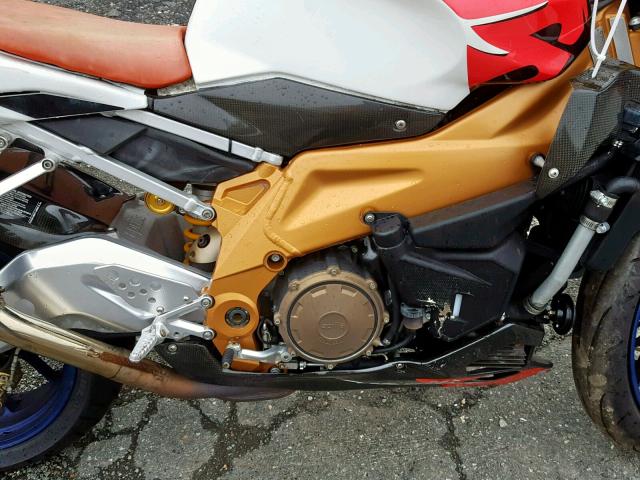 ZD4RRTT148S000834 - 2008 APRILIA TUONO 1000 TWO TONE photo 7