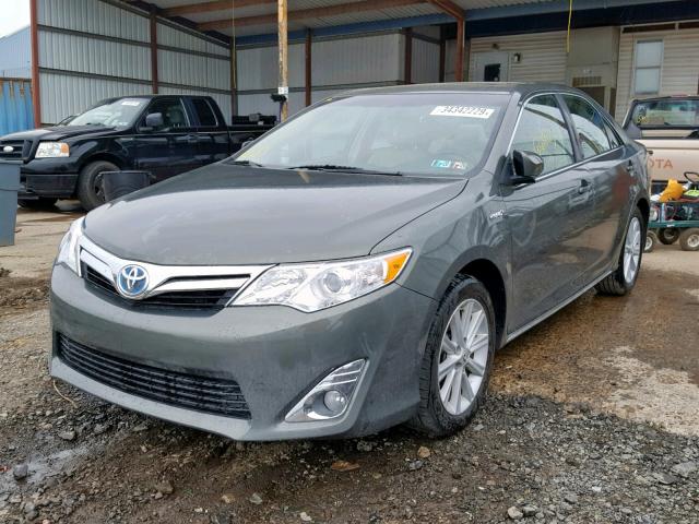 4T1BD1FK9CU038816 - 2012 TOYOTA CAMRY HYBR GREEN photo 2