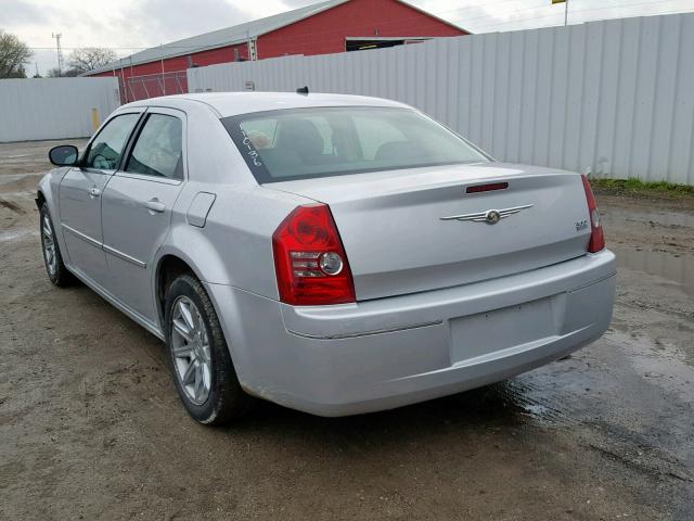 2C3LA33G38H110136 - 2008 CHRYSLER 300 LIMITE SILVER photo 3