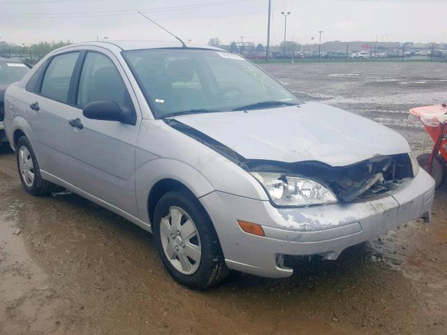 1FAFP34N06W148576 - 2006 FORD FOCUS ZX4 SILVER photo 1