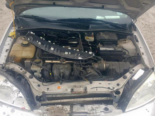 1FAFP34N06W148576 - 2006 FORD FOCUS ZX4 SILVER photo 7