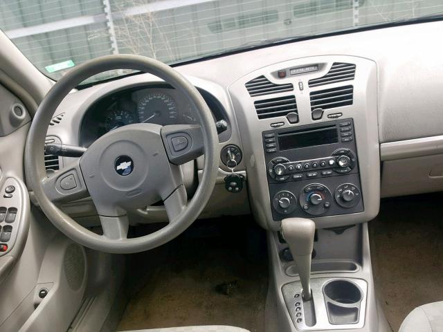 1G1ZT52855F220522 - 2005 CHEVROLET MALIBU LS GRAY photo 9