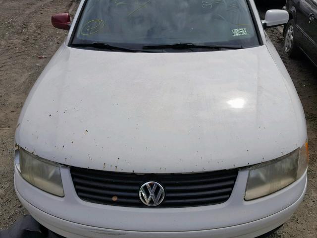 WVWMA23B8YP229360 - 2000 VOLKSWAGEN PASSAT GLS WHITE photo 7