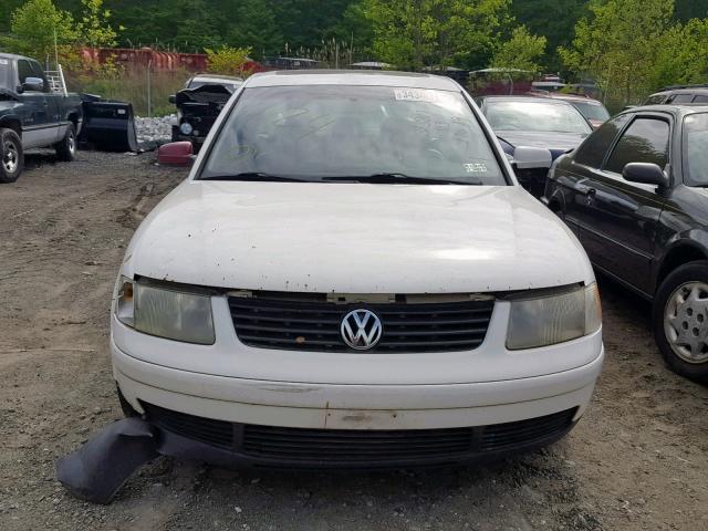 WVWMA23B8YP229360 - 2000 VOLKSWAGEN PASSAT GLS WHITE photo 9