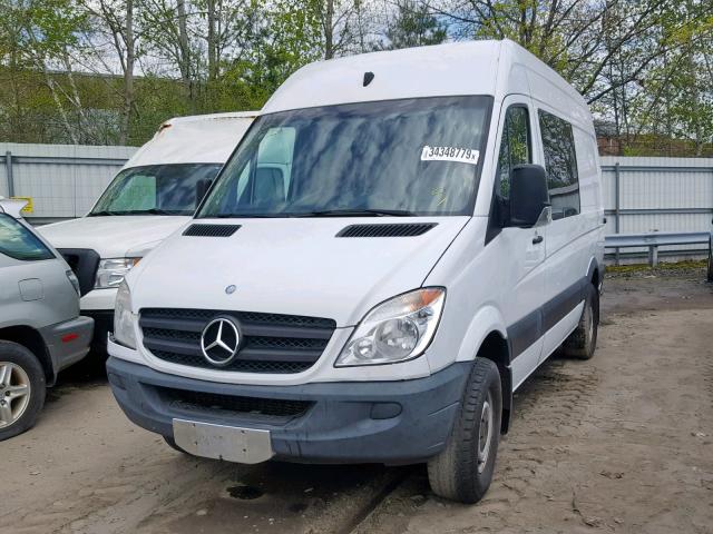 WD4PE7CC8B5521011 - 2011 MERCEDES-BENZ SPRINTER 2 WHITE photo 2