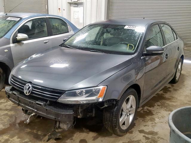 3VWLL7AJXDM369999 - 2013 VOLKSWAGEN JETTA TDI GRAY photo 2