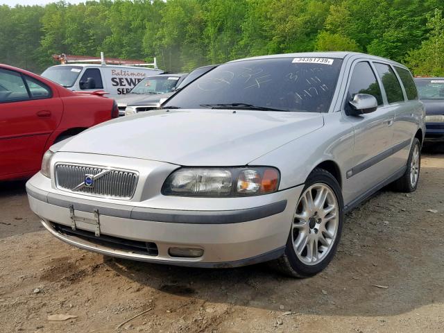 YV1SW53D811007092 - 2001 VOLVO V70 T5 TUR SILVER photo 2