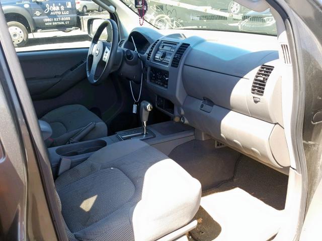 1N6AD07W18C439105 - 2008 NISSAN FRONTIER C GRAY photo 5