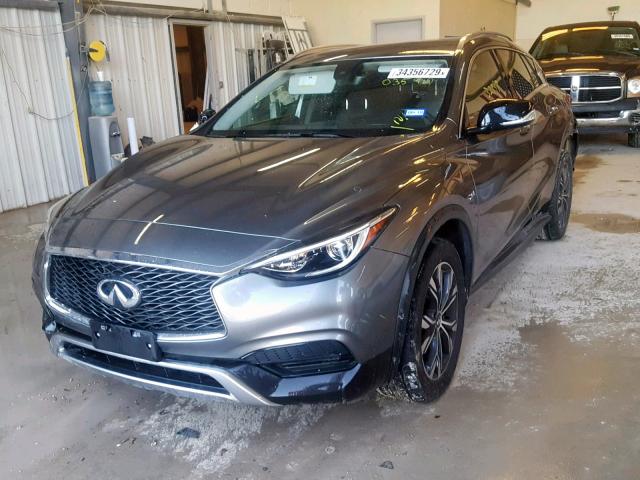 SJKCH5CRXHA035919 - 2017 INFINITI QX30 BASE GRAY photo 2