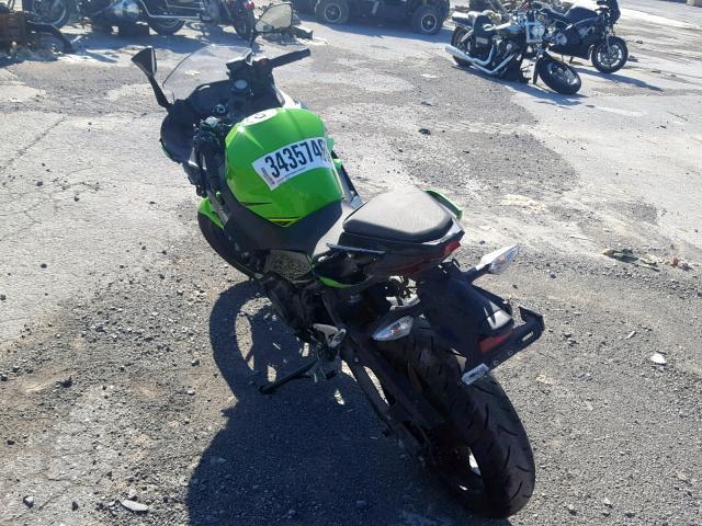 JKAEXKG13JDA02084 - 2018 KAWASAKI EX400 GREEN photo 3