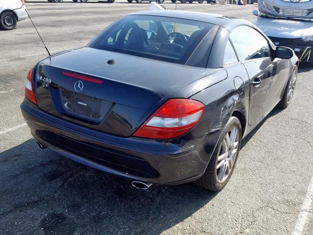 WDBWK54F28F188639 - 2008 MERCEDES-BENZ SLK 280 BLACK photo 4