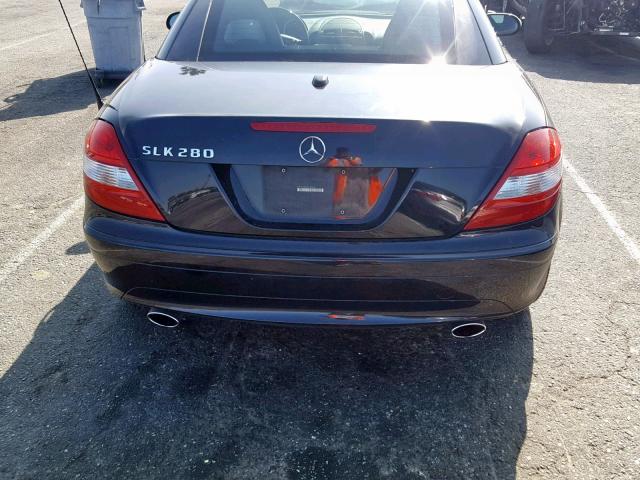 WDBWK54F28F188639 - 2008 MERCEDES-BENZ SLK 280 BLACK photo 6