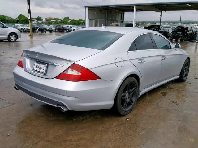 WDDDJ72X37A085153 - 2007 MERCEDES-BENZ CLS 550 GRAY photo 4