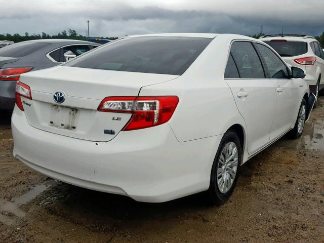 4T1BD1FK9DU071218 - 2013 TOYOTA CAMRY HYBR WHITE photo 4