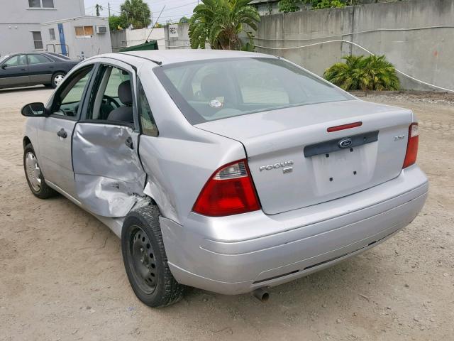 1FAFP34N45W184334 - 2005 FORD FOCUS ZX4 SILVER photo 3