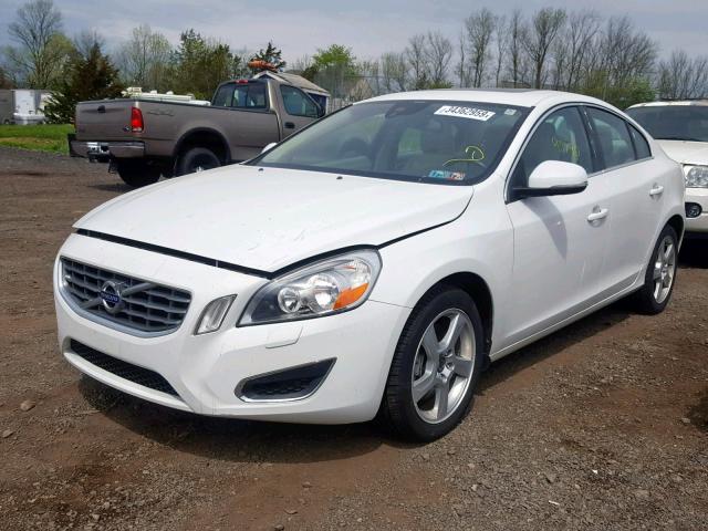 YV1612FH2D2188055 - 2013 VOLVO S60 T5 WHITE photo 2