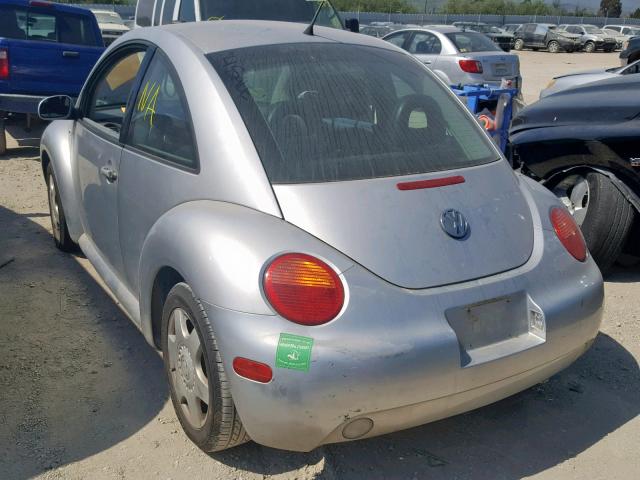 3VWCT21C41M406724 - 2001 VOLKSWAGEN NEW BEETLE 银色 照片 3