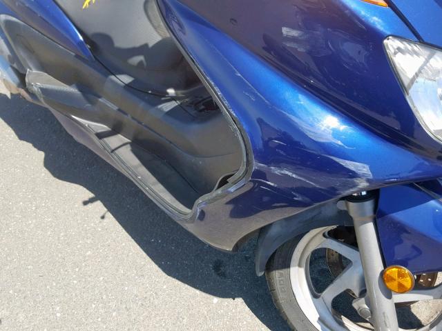 JYASH03Y15A000489 - 2005 YAMAHA YP400 BLUE photo 10