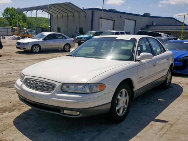 2G4WF551711337158 - 2001 BUICK REGAL GS WHITE photo 2