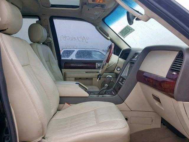 5LMFU28R24LJ25379 - 2004 LINCOLN NAVIGATOR შავი ფოტო 5