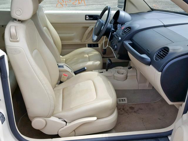 3VWCM31Y85M368936 - 2005 VOLKSWAGEN NEW BEETLE კრემისფერი ფოტო 5