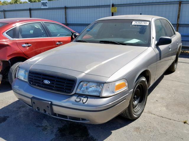 2FAFP71W7YX202371 - 2000 FORD CROWN VICT GRAY photo 2