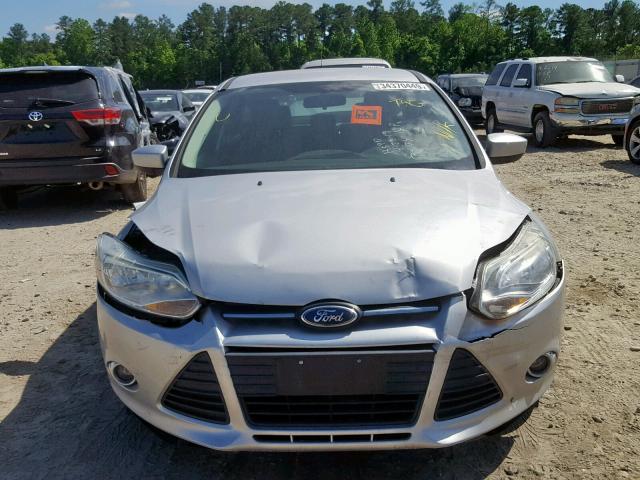 1FAHP3K24CL147574 - 2012 FORD FOCUS SE SILVER photo 9