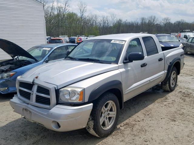 1D7HW48J47S118367 - 2007 DODGE DAKOTA QUA SILVER photo 2