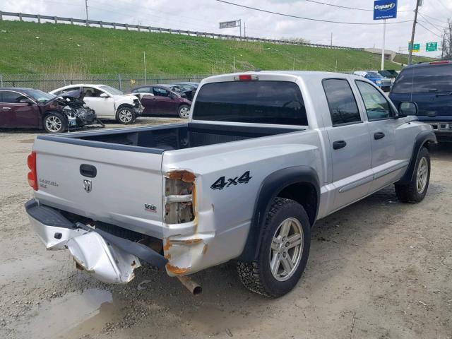 1D7HW48J47S118367 - 2007 DODGE DAKOTA QUA SILVER photo 4