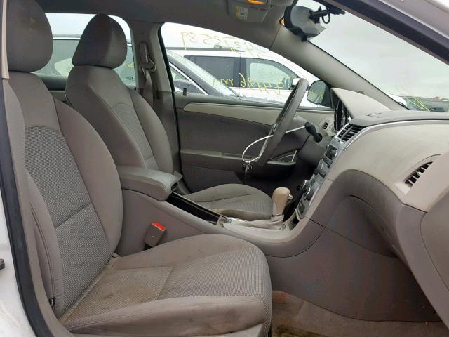 1G1ZB5E01CF193521 - 2012 CHEVROLET MALIBU LS WHITE photo 5