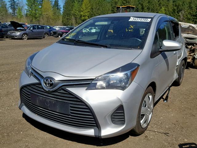 VNKKTUD30HA077041 - 2017 TOYOTA YARIS L SILVER photo 2