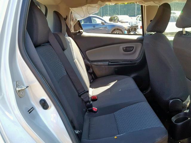 VNKKTUD30HA077041 - 2017 TOYOTA YARIS L SILVER photo 6