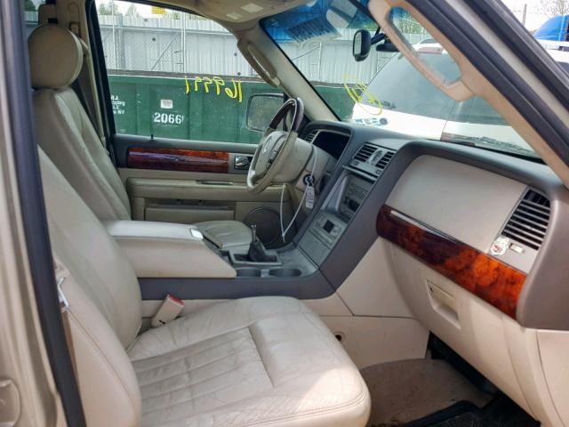 5LMFU28R24LJ09375 - 2004 LINCOLN NAVIGATOR TAN photo 5