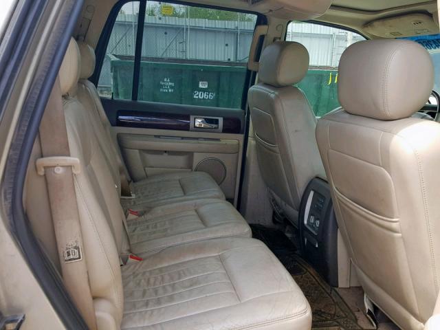 5LMFU28R24LJ09375 - 2004 LINCOLN NAVIGATOR TAN photo 6