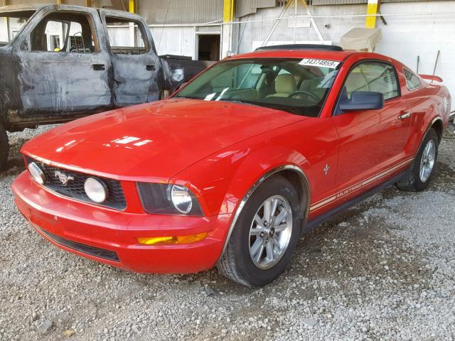 1ZVHT80NX85140783 - 2008 FORD MUSTANG RED photo 2