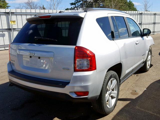 1J4NF1FB3BD154310 - 2011 JEEP COMPASS SP 银色 照片 4
