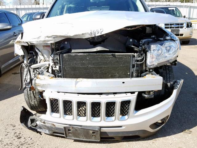 1J4NF1FB3BD154310 - 2011 JEEP COMPASS SP 银色 照片 9