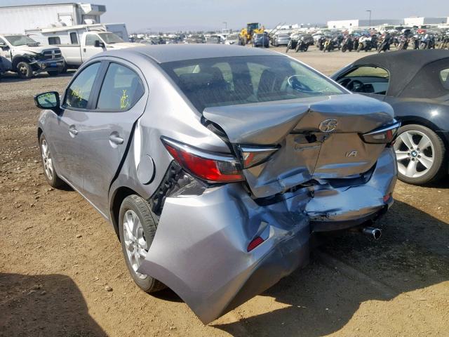 3MYDLBZV0GY138688 - 2016 TOYOTA SCION IA GRAY photo 3