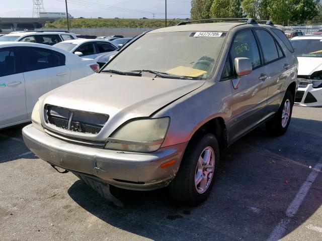 JTJGF10U620139135 - 2002 LEXUS RX 300 GOLD photo 2