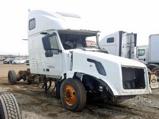 4V4NC9GH35N377644 - 2005 VOLVO VN VNL WHITE photo 1