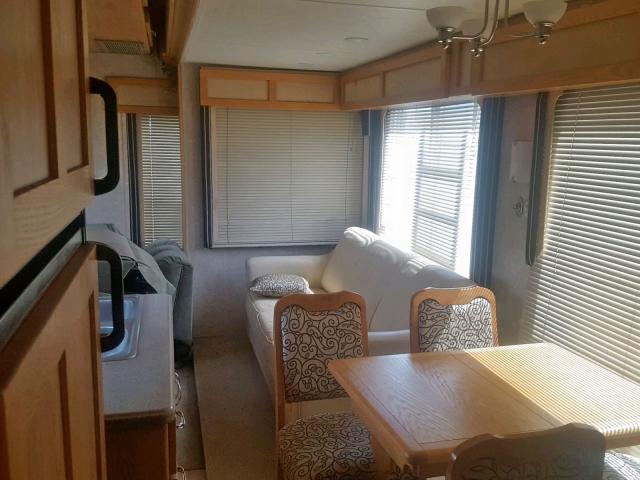 1AU3190206A013635 - 2006 OTHR 5TH WHEEL WHITE photo 6