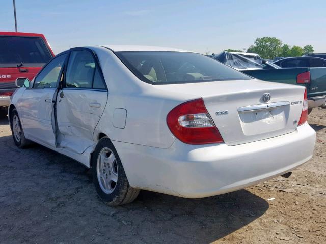 4T1BF30KX2U026090 - 2002 TOYOTA CAMRY LE WHITE photo 3