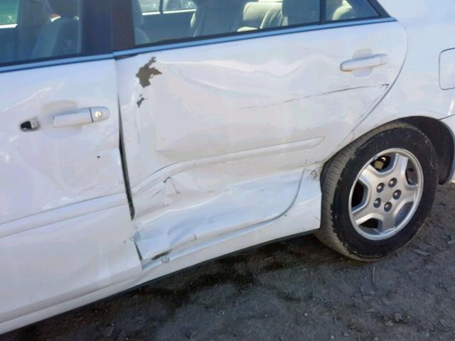 4T1BF30KX2U026090 - 2002 TOYOTA CAMRY LE WHITE photo 9