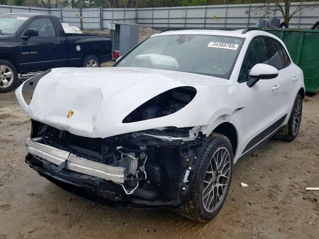 WP1AA2A57JLB14504 - 2018 PORSCHE MACAN WHITE photo 2